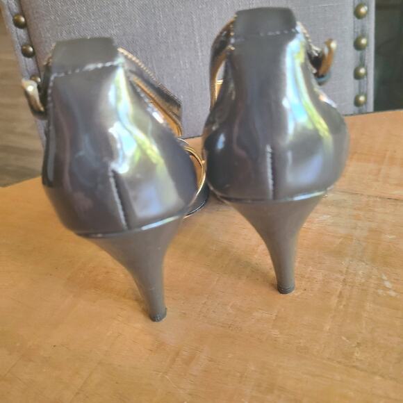 Ann Taylor Julia T-Strap Sandal Sable Heel in Metallic Size 7 Pumps - Picture 4 of 8